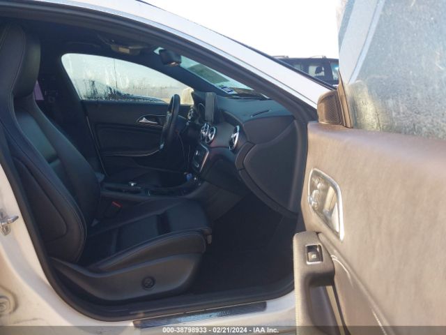 Photo 4 VIN: WDDSJ4EBXHN453750 - MERCEDES-BENZ CLA 250 