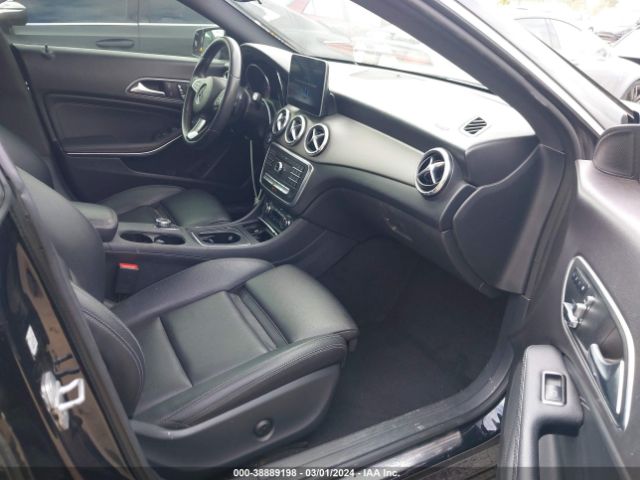 Photo 4 VIN: WDDSJ4EBXJN560674 - MERCEDES-BENZ CLA 250 