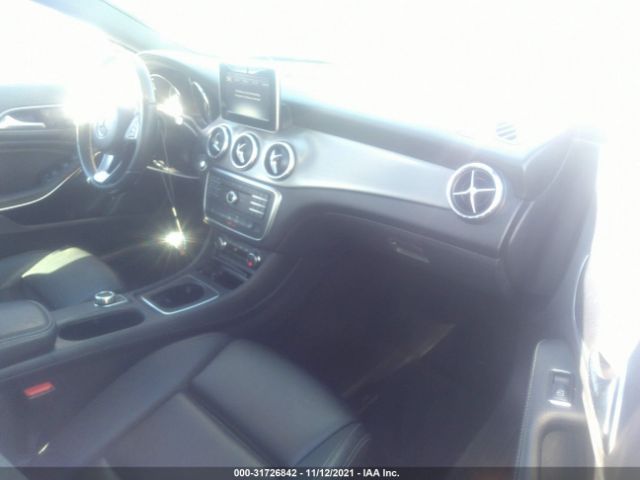 Photo 4 VIN: WDDSJ4GB0GN350431 - MERCEDES-BENZ CLA 