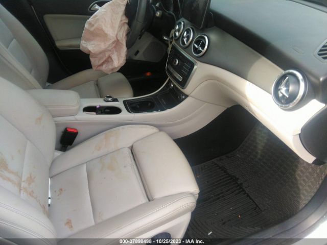 Photo 4 VIN: WDDSJ4GB0HN399016 - MERCEDES-BENZ CLA 