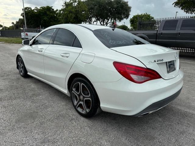 Photo 1 VIN: WDDSJ4GB0JN515126 - MERCEDES-BENZ CLA 250 4M 