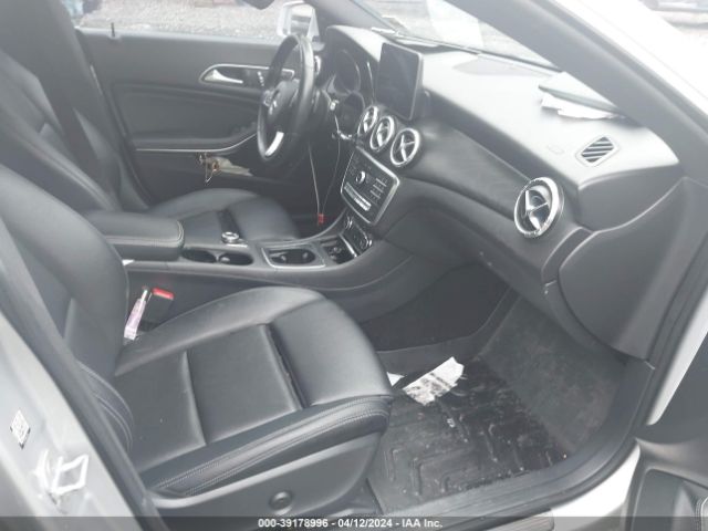 Photo 4 VIN: WDDSJ4GB0JN555237 - MERCEDES-BENZ CLA 250 