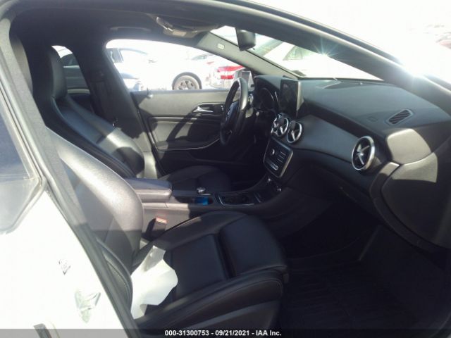 Photo 4 VIN: WDDSJ4GB1JN611539 - MERCEDES-BENZ CLA 