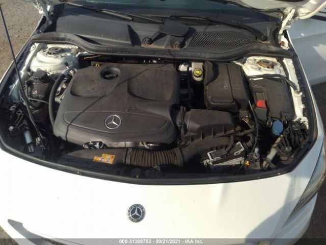 Photo 9 VIN: WDDSJ4GB1JN611539 - MERCEDES-BENZ CLA 