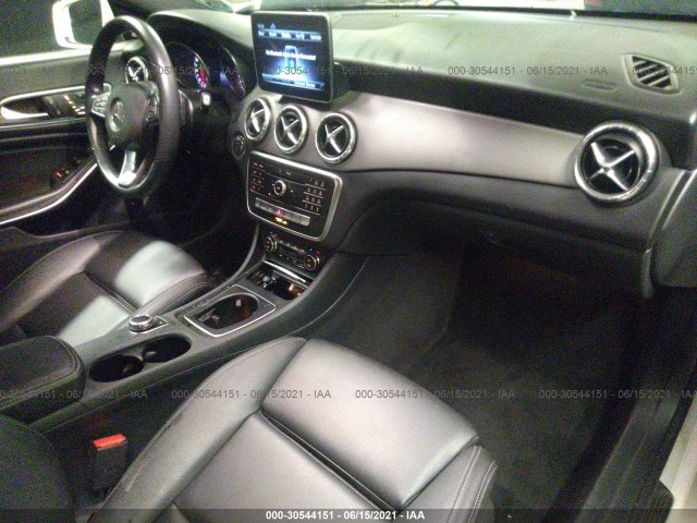 Photo 4 VIN: WDDSJ4GB1KN723310 - MERCEDES-BENZ CLA 