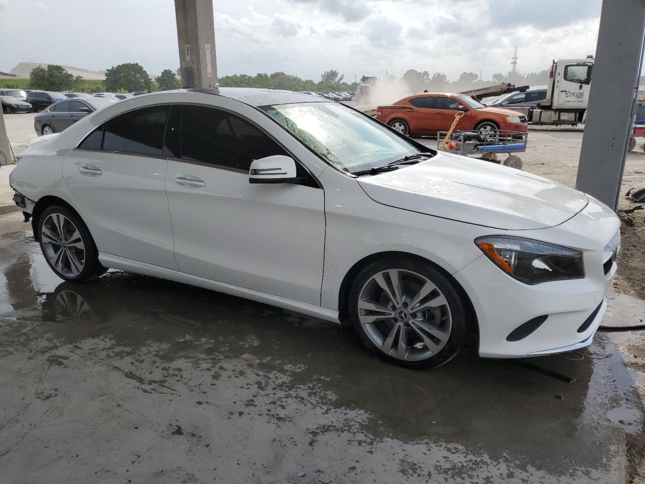 Photo 3 VIN: WDDSJ4GB1KN761359 - MERCEDES-BENZ CLA-KLASSE 