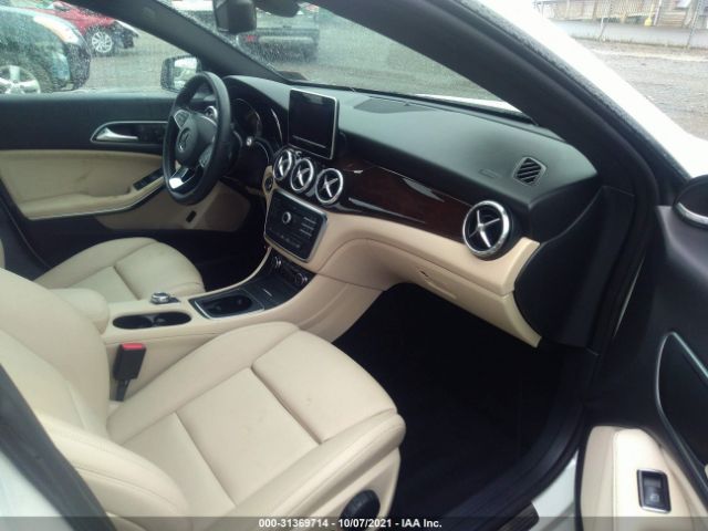 Photo 4 VIN: WDDSJ4GB2GN395094 - MERCEDES-BENZ CLA 