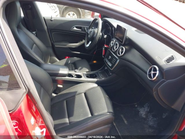 Photo 4 VIN: WDDSJ4GB2HN407875 - MERCEDES-BENZ CLA 250 