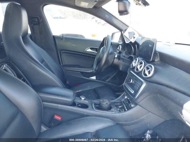 Photo 4 VIN: WDDSJ4GB2HN472466 - MERCEDES-BENZ CLA 250 