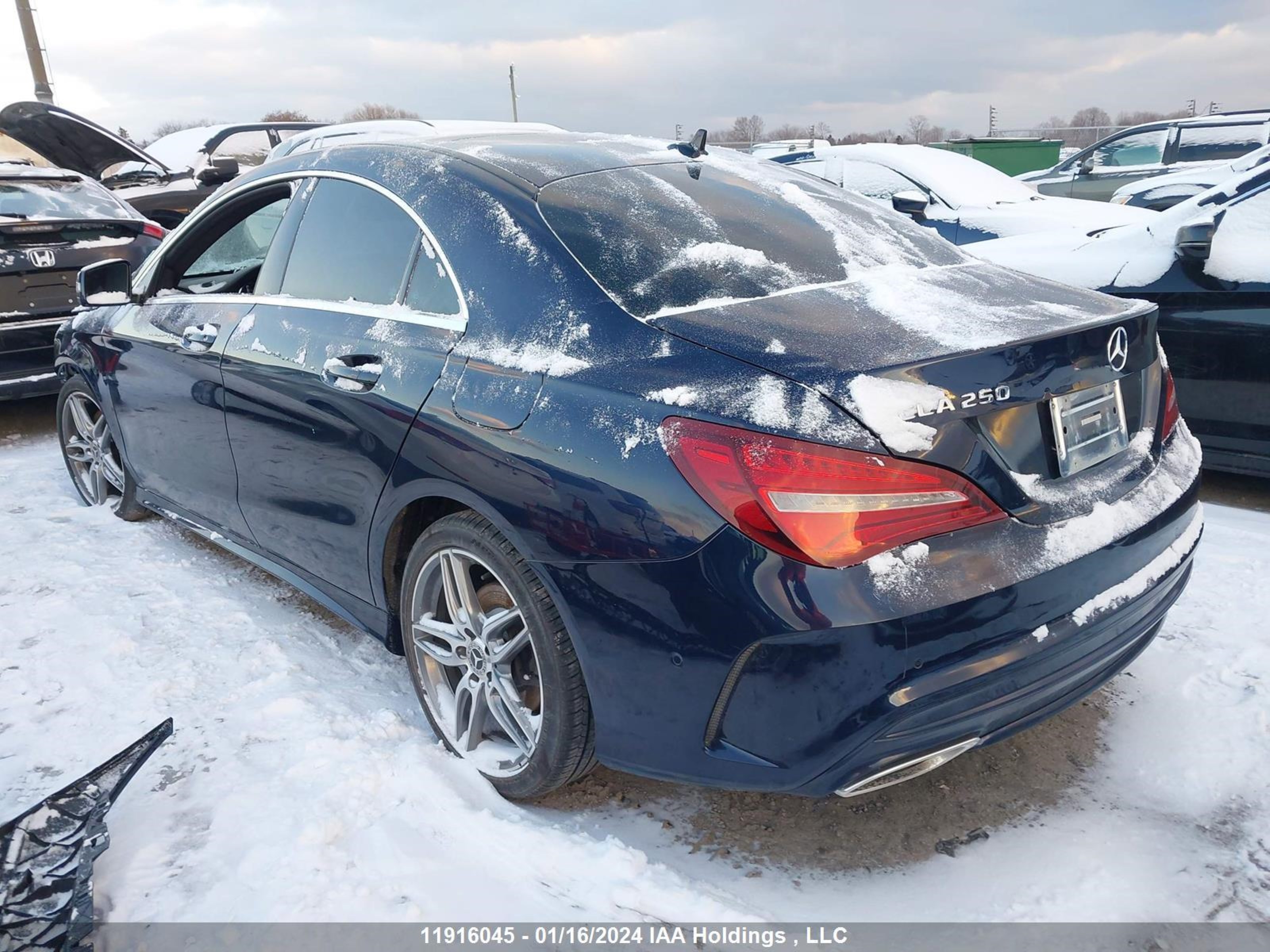 Photo 2 VIN: WDDSJ4GB2JN521901 - MERCEDES-BENZ CLA-KLASSE 