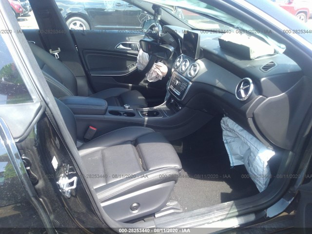 Photo 4 VIN: WDDSJ4GB2JN659373 - MERCEDES-BENZ CLA 