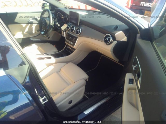 Photo 4 VIN: WDDSJ4GB2KN699776 - MERCEDES-BENZ CLA 