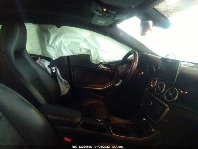 Photo 4 VIN: WDDSJ4GB3GN373833 - MERCEDES-BENZ CLA 