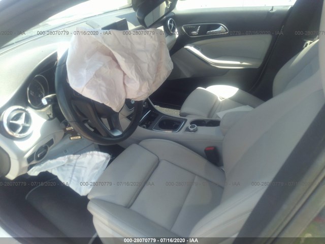 Photo 4 VIN: WDDSJ4GB3HN428220 - MERCEDES-BENZ CLA 