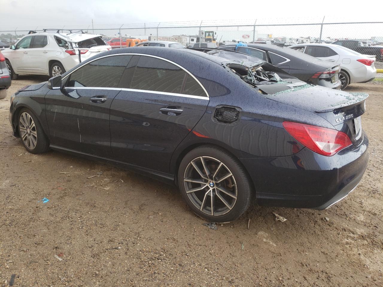 Photo 1 VIN: WDDSJ4GB3JN501785 - MERCEDES-BENZ CLA-KLASSE 