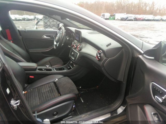 Photo 4 VIN: WDDSJ4GB3JN638774 - MERCEDES-BENZ CLA 250 