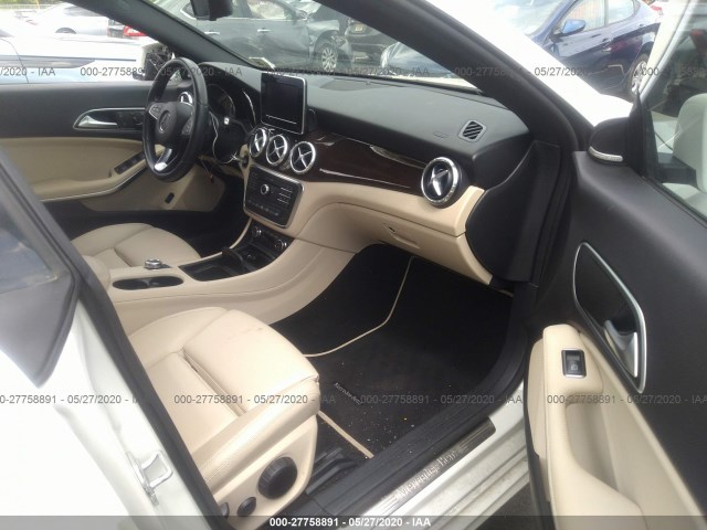 Photo 4 VIN: WDDSJ4GB4GN294929 - MERCEDES-BENZ CLA 