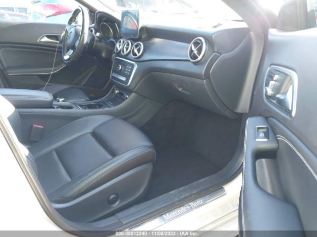 Photo 4 VIN: WDDSJ4GB4JN593604 - MERCEDES-BENZ CLA 