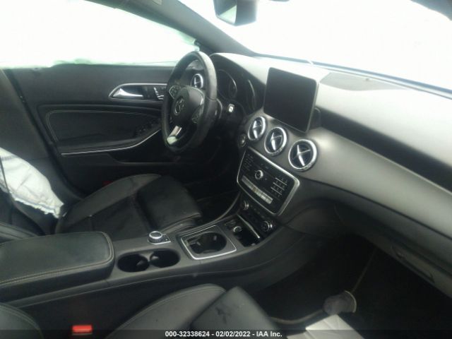 Photo 4 VIN: WDDSJ4GB4KN724998 - MERCEDES-BENZ CLA 