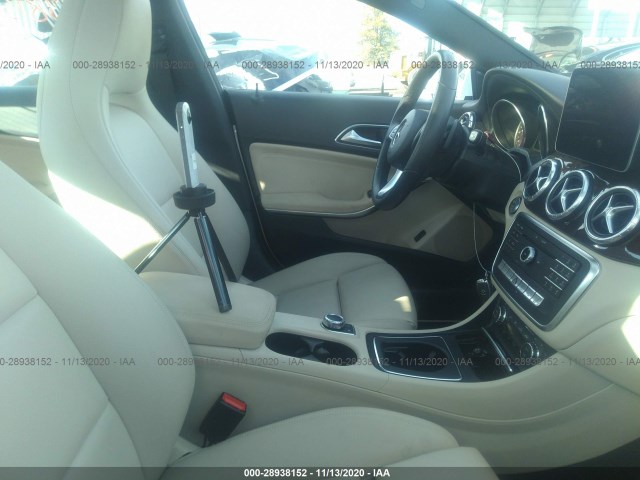 Photo 4 VIN: WDDSJ4GB5JN645192 - MERCEDES-BENZ CLA 