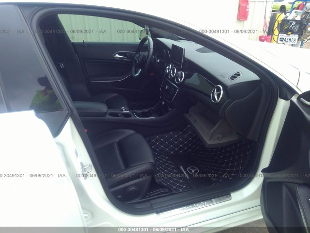 Photo 4 VIN: WDDSJ4GB6GN393526 - MERCEDES-BENZ CLA 