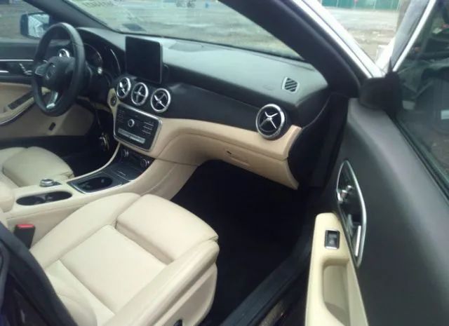 Photo 4 VIN: WDDSJ4GB7JN577929 - MERCEDES-BENZ CLA 