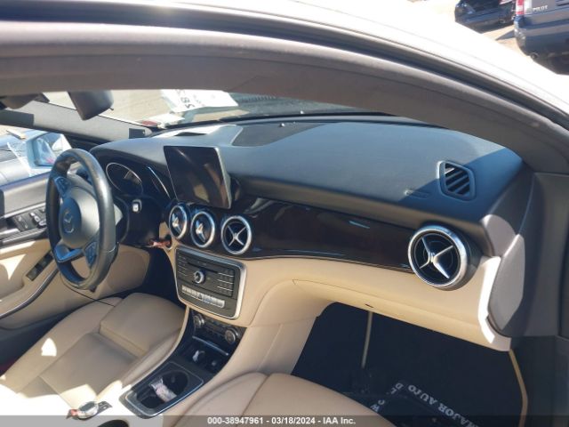 Photo 4 VIN: WDDSJ4GB7JN668604 - MERCEDES-BENZ CLA 250 