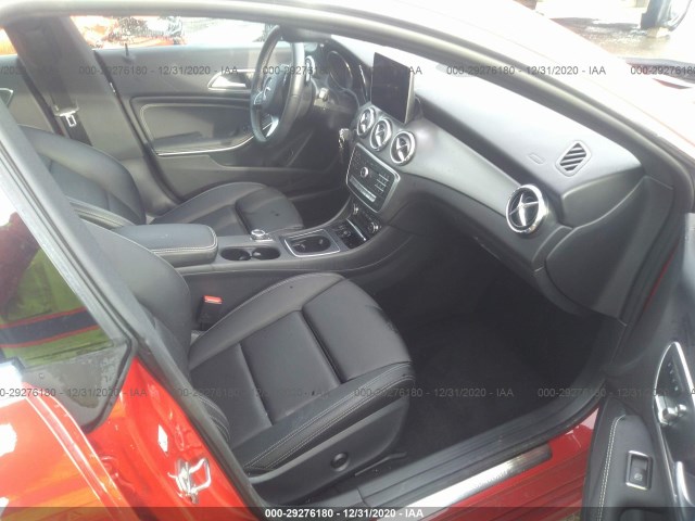 Photo 4 VIN: WDDSJ4GB7JN676718 - MERCEDES-BENZ CLA 