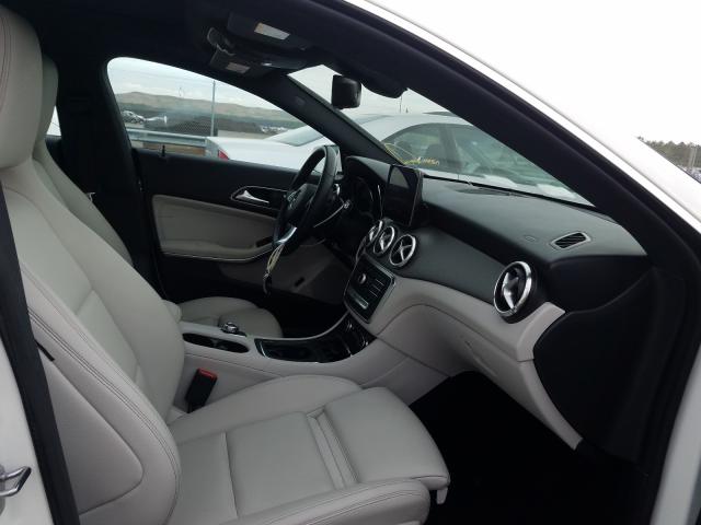 Photo 4 VIN: WDDSJ4GB7KN746168 - MERCEDES-BENZ CLA 