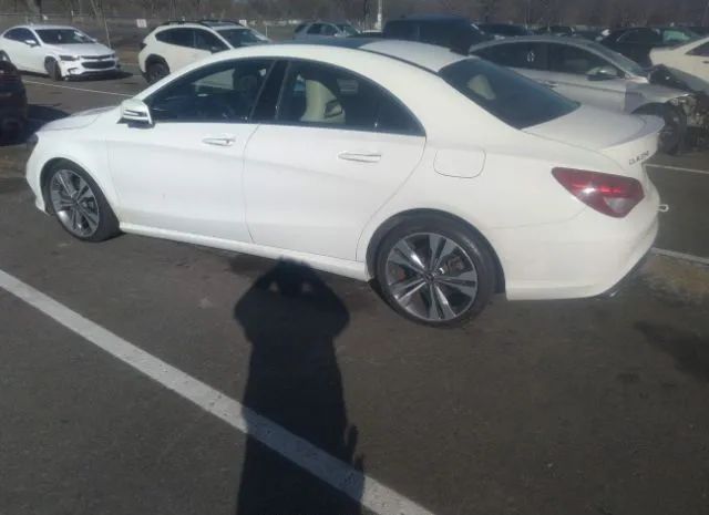 Photo 2 VIN: WDDSJ4GB8KN723255 - MERCEDES-BENZ CLA 