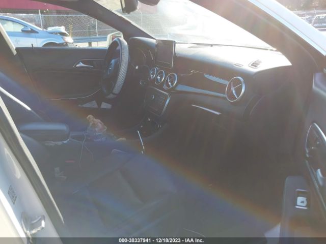 Photo 4 VIN: WDDSJ4GB9FN229170 - MERCEDES-BENZ CLA 250 