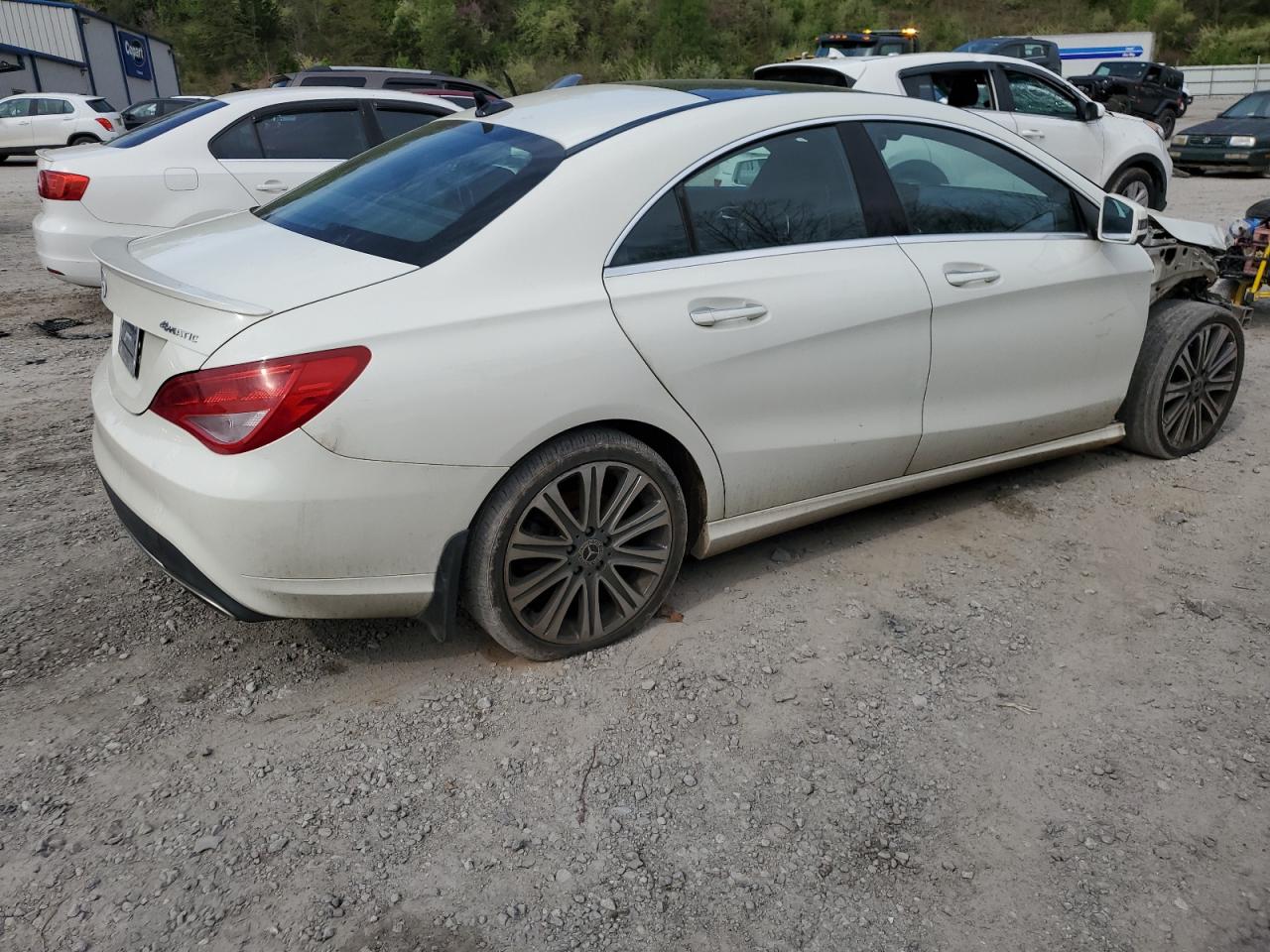 Photo 2 VIN: WDDSJ4GB9JN593274 - MERCEDES-BENZ CLA-KLASSE 