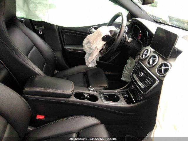 Photo 4 VIN: WDDSJ4GB9KN723569 - MERCEDES-BENZ CLA 