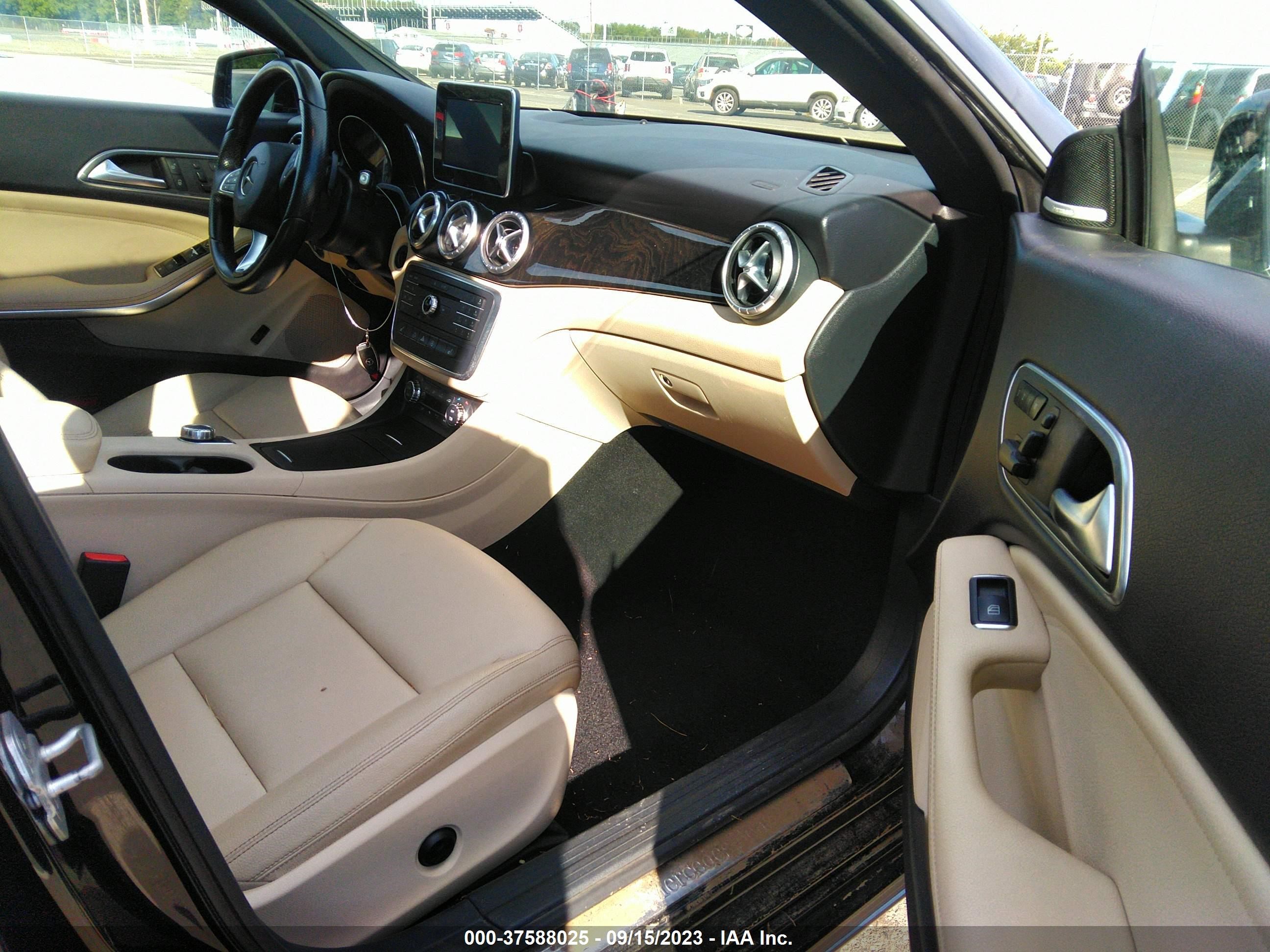 Photo 4 VIN: WDDSJ4GBXFN231901 - MERCEDES-BENZ CLA-CLASS 