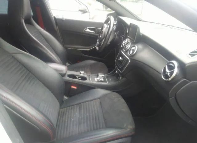 Photo 4 VIN: WDDSJ5CB2EN040340 - MERCEDES-BENZ CLA-CLASS 