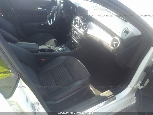 Photo 4 VIN: WDDSJ5CB8EN091230 - MERCEDES-BENZ CLA-CLASS 