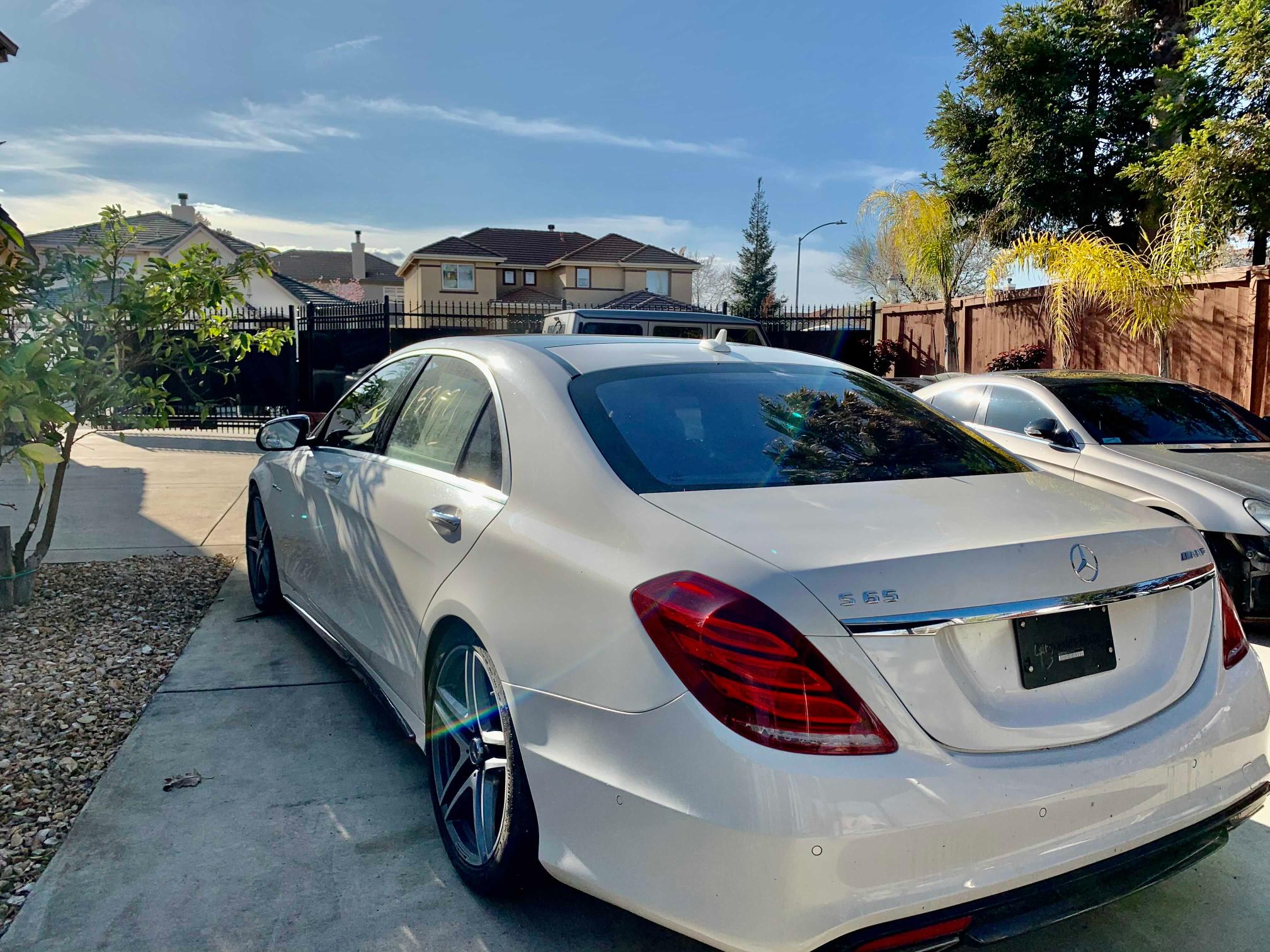 Photo 2 VIN: WDDUG7KB1FA157971 - MERCEDES-BENZ S 65 AMG 