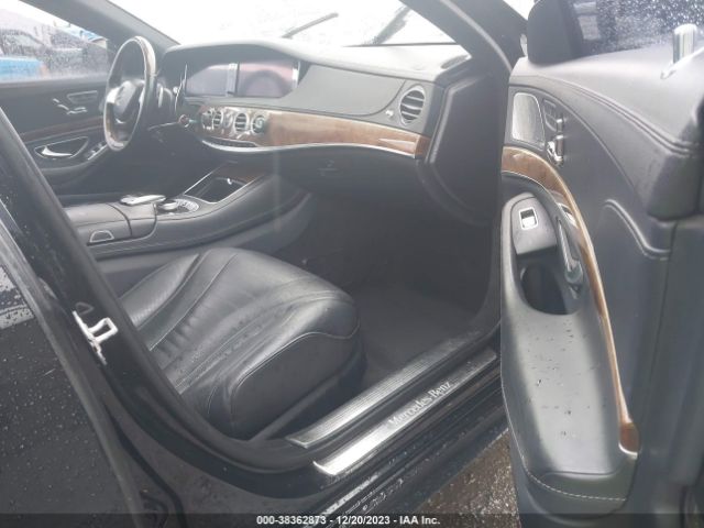 Photo 4 VIN: WDDUG8CB4FA173330 - MERCEDES-BENZ S 550 