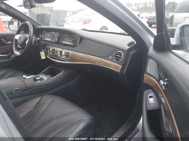 Photo 4 VIN: WDDUG8CB7FA092113 - MERCEDES-BENZ S 550 