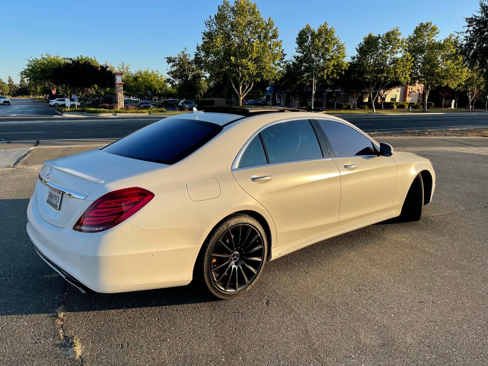 Photo 3 VIN: WDDUG8CB9FA085390 - MERCEDES-BENZ S 550 