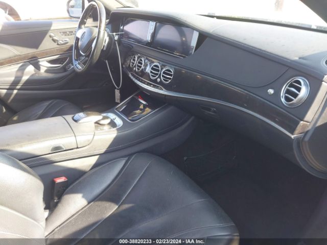 Photo 4 VIN: WDDUG8CB9FA097085 - MERCEDES-BENZ S 550 