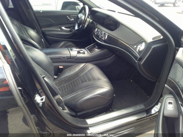 Photo 4 VIN: WDDUG8DB4KA434979 - MERCEDES-BENZ S 560 