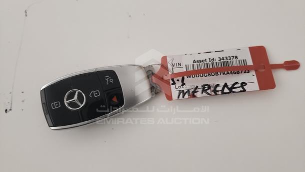 Photo 2 VIN: WDDUG8DB7KA468723 - MERCEDES-BENZ S 560 