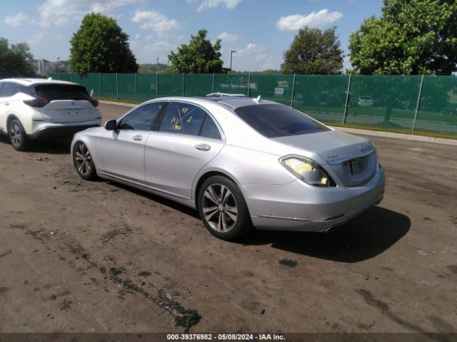 Photo 2 VIN: WDDUG8FB3FA075529 - MERCEDES-BENZ S 550 