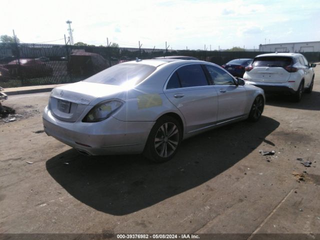 Photo 3 VIN: WDDUG8FB3FA075529 - MERCEDES-BENZ S 550 