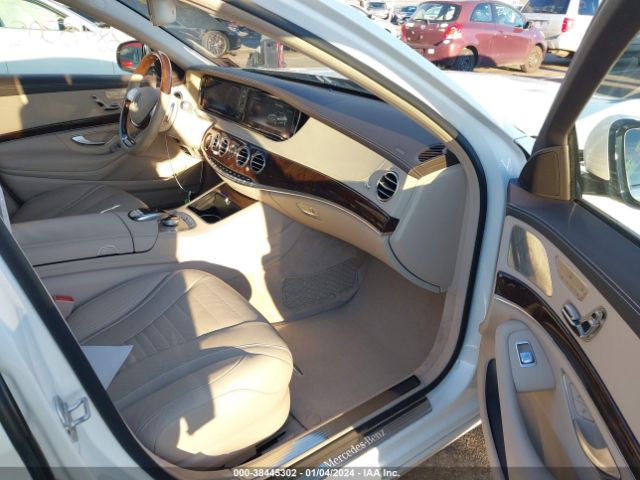 Photo 4 VIN: WDDUG8FB3GA203818 - MERCEDES-BENZ S 550 