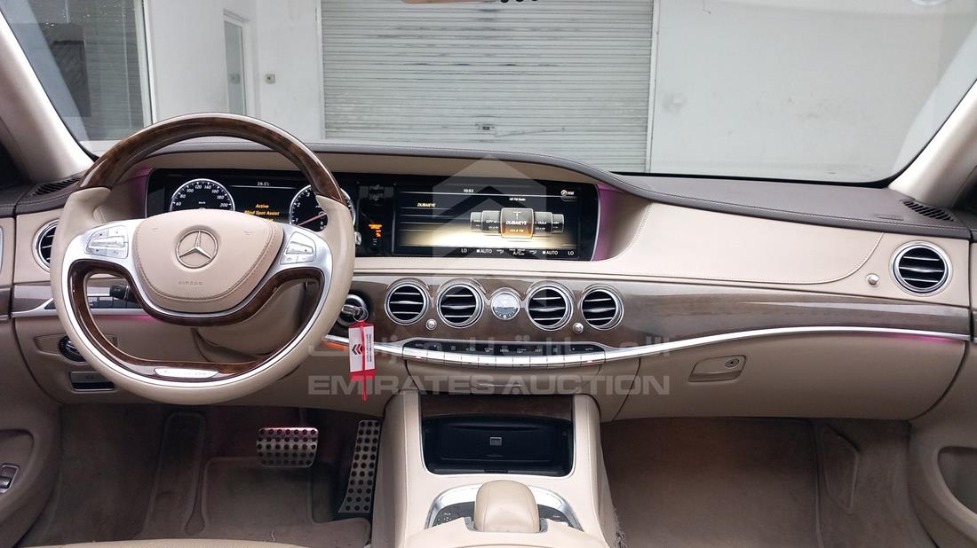 Photo 10 VIN: WDDUG8FB7EA032729 - MERCEDES S 550 