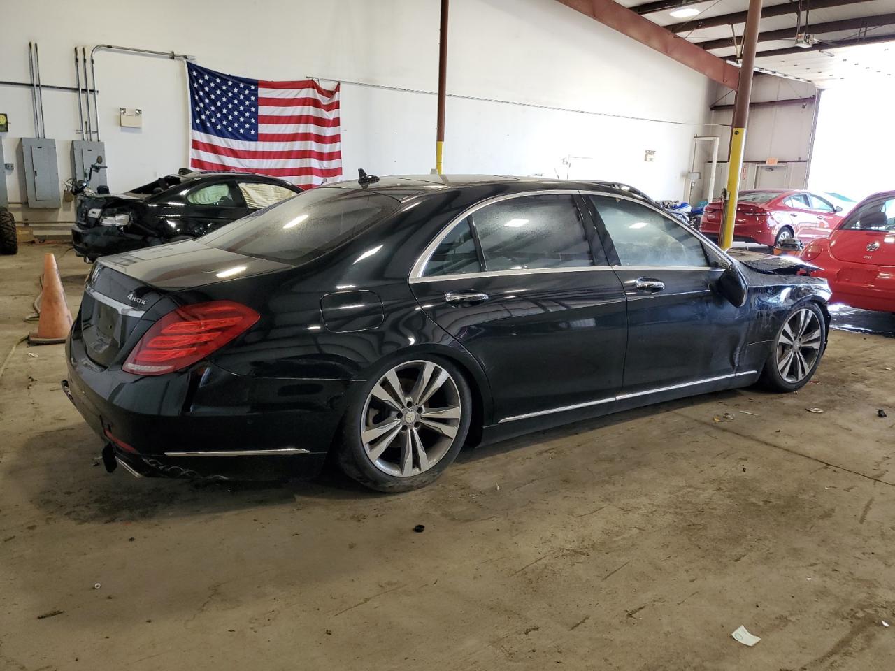 Photo 2 VIN: WDDUG8FB9HA313452 - MERCEDES-BENZ S-CLASS 