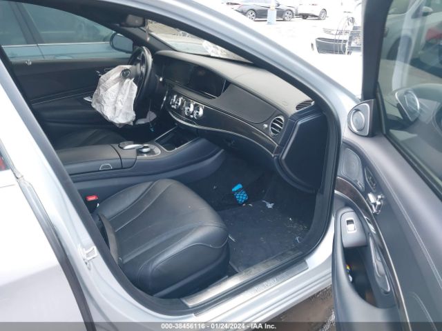 Photo 4 VIN: WDDUG8FBXHA318031 - MERCEDES-BENZ S 550 