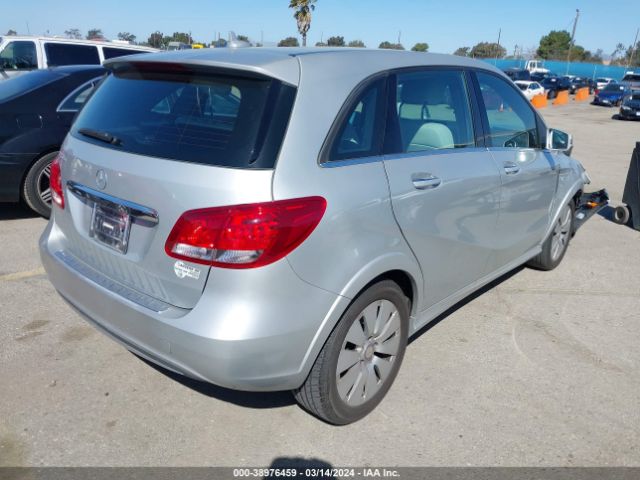 Photo 3 VIN: WDDVP9AB7HJ011725 - MERCEDES-BENZ B 250E 